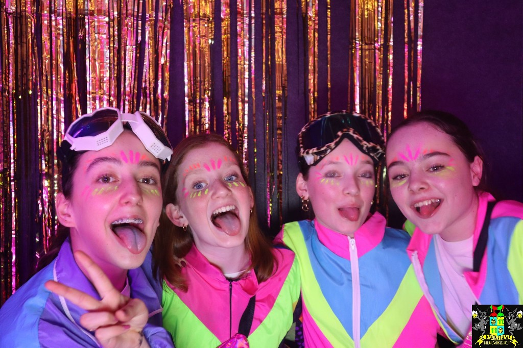 ../Images/Jeugd Opwarmbal Photobooth 132.jpg